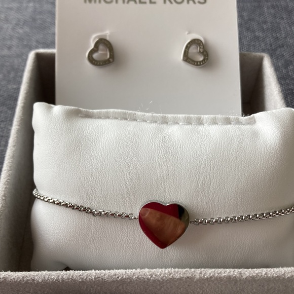 Michael Kors Jewelry Set (adjustable bracelet and earrings) - Picture 4 of 5